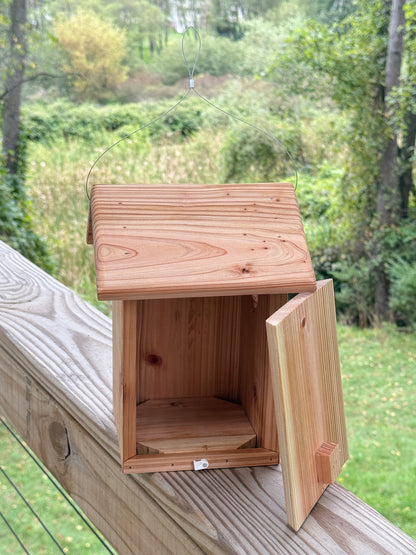 Cedar Wren Birdhouse